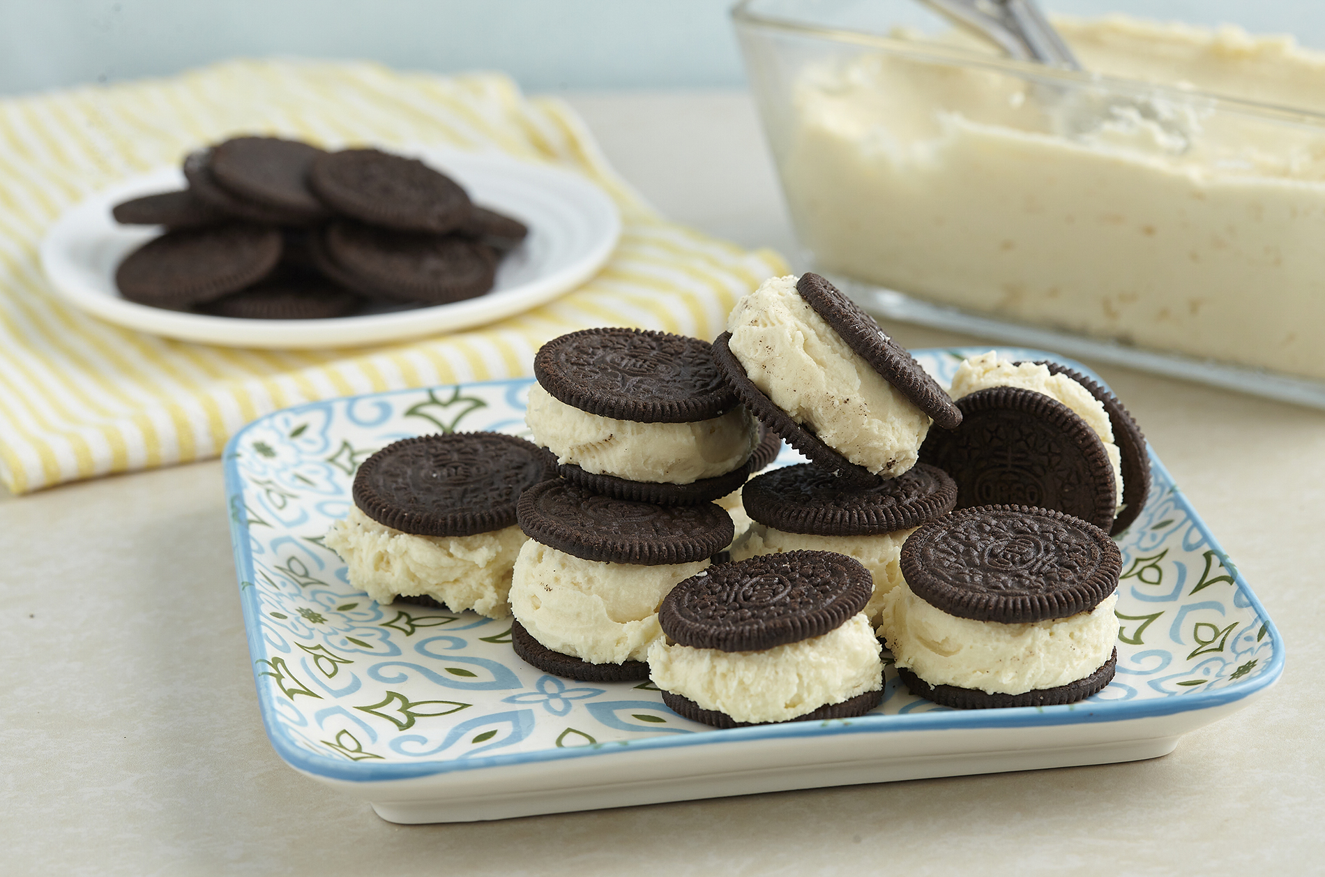 Creamy Frozen Oreos