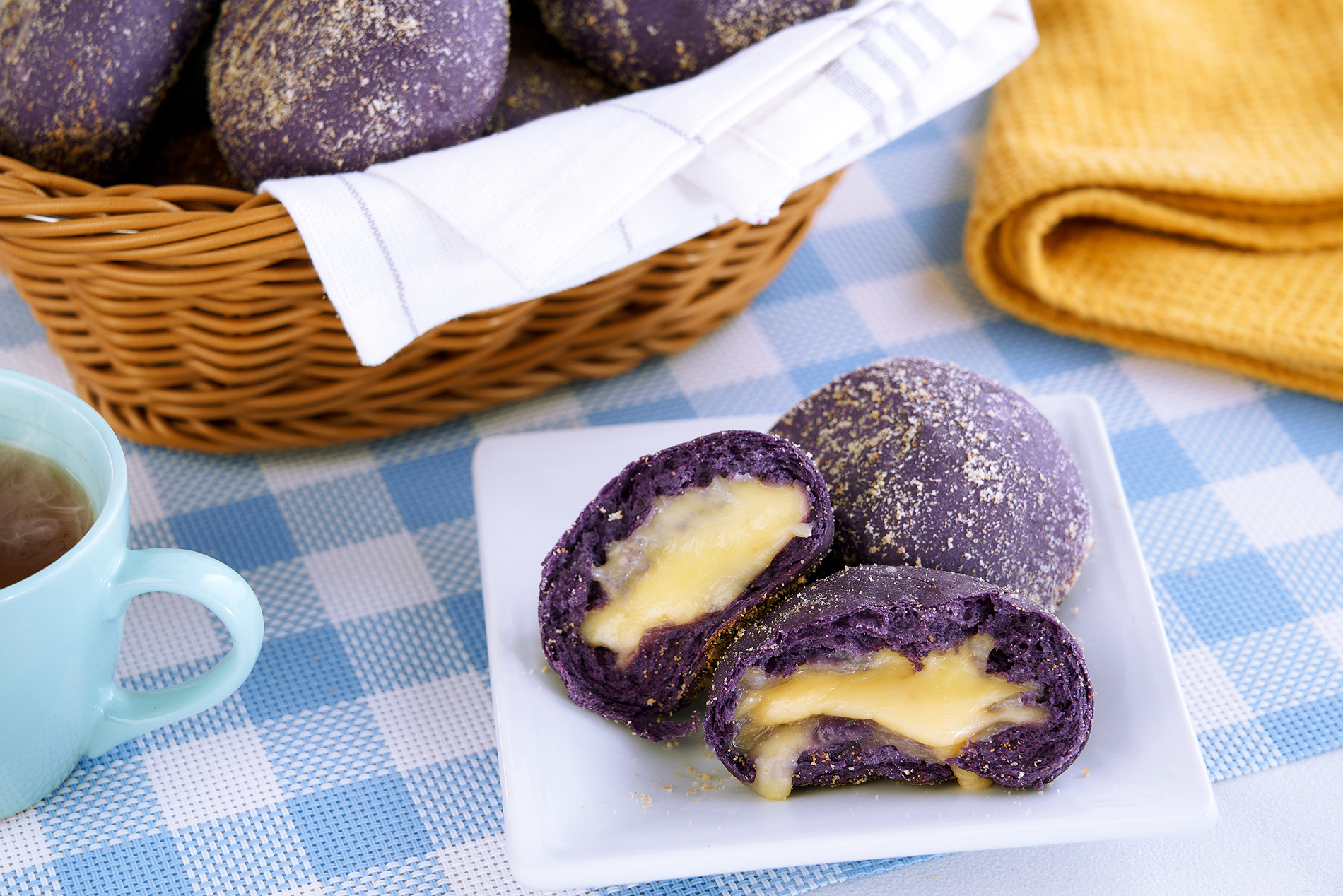 Ube Pan de Sal